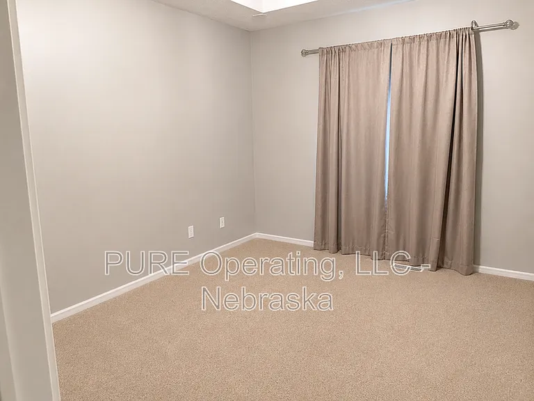 8464 N 155th St — Photo 7