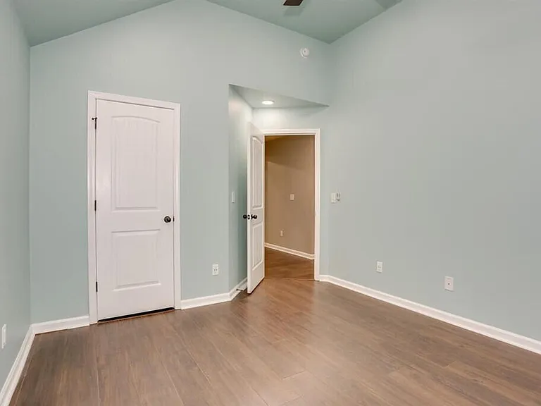 3013 Burgess St — Photo 19