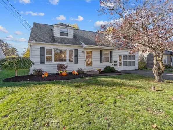 107 Rogers Ln, North Syracuse, NY 13212