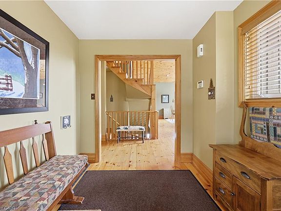 5th image of 22 Lloyds Traverse Cres
