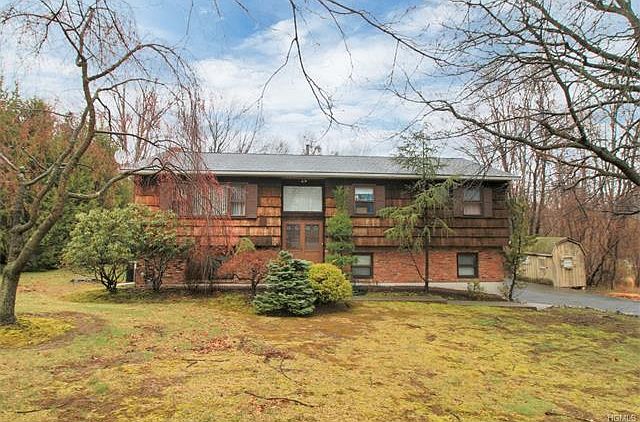 1st image of 9 Carpenter Ct