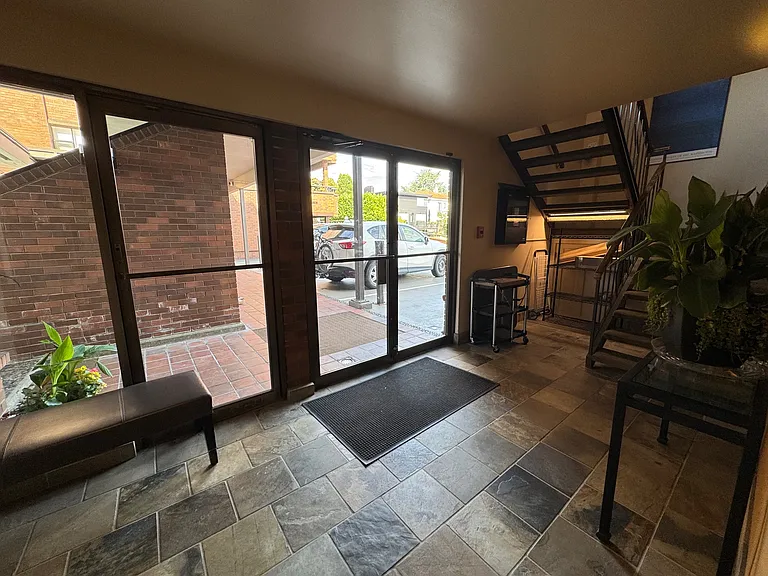 2330 43rd Ave E #1 — Photo 6