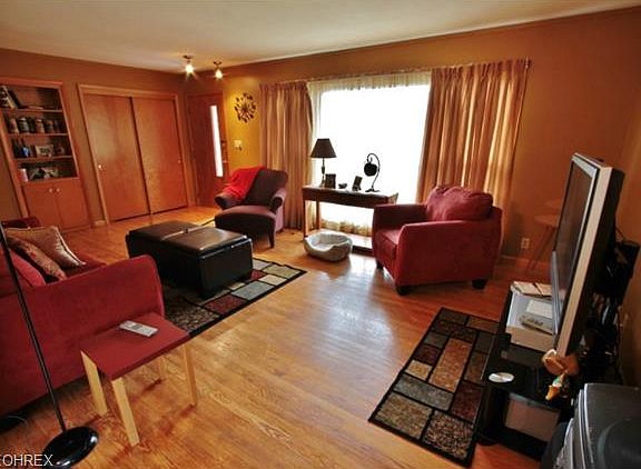 2nd image of 1070 Griffiths Dr