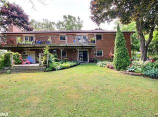 3268 County Road 3 Rd, Prince Edward County, ON K0K 1L0