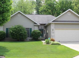 2140 Woodland Estates Dr, Elkhart, IN 46514