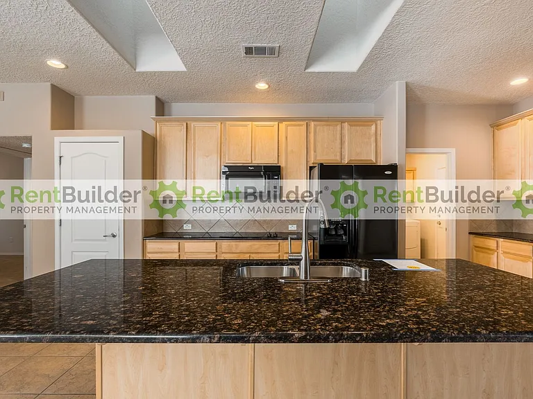 1027 Desert Willow Ct — Photo 13