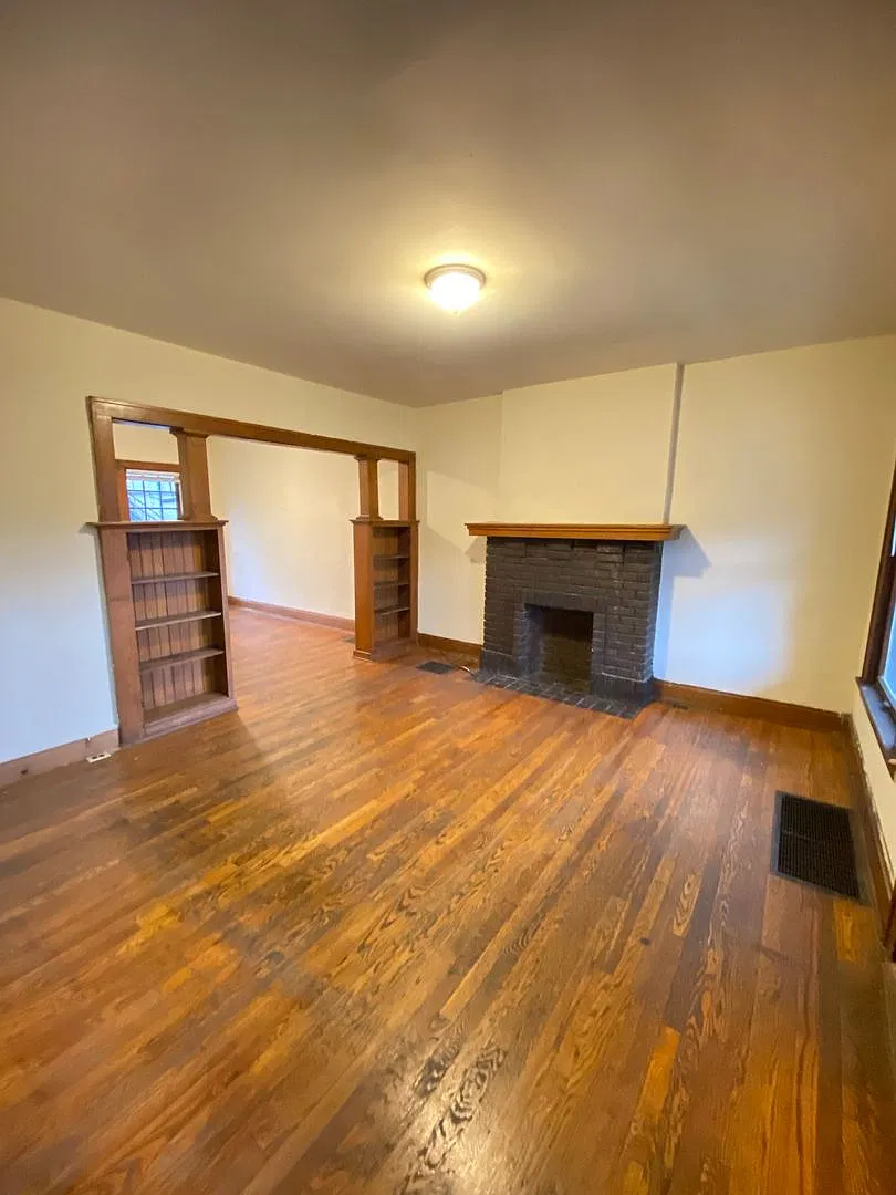 (08) 14-20 W. Norwich Avenue — Photo 2