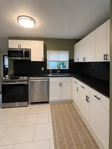 680 Stormont St #1A — Photo 5