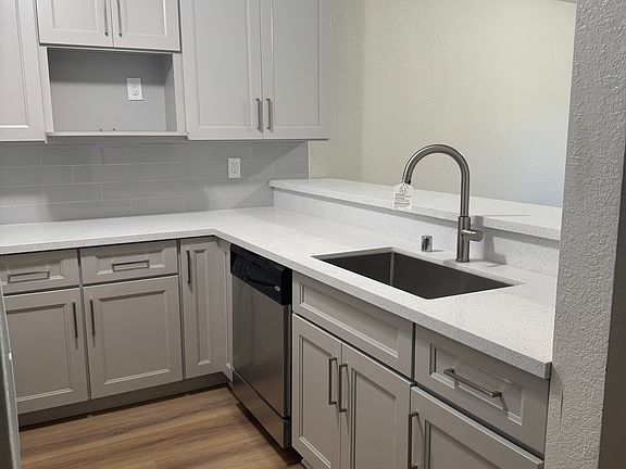 5th image of 535 Pierce St APT 3213