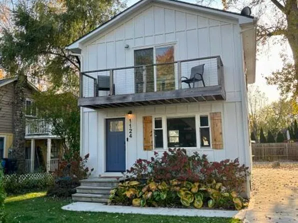 1124 Sunrise Park St, Howell, MI 48843