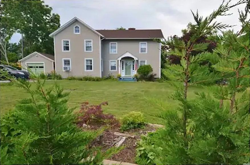 1st image of 358 Montauk Hwy