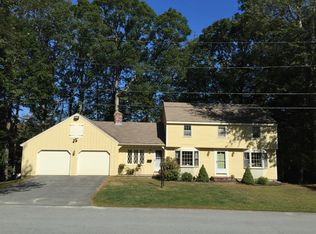 17 Maple Ln, Cape Elizabeth, ME 04107