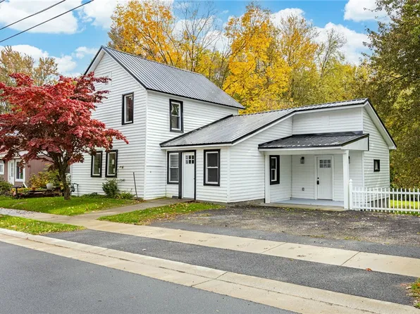 10686 Wolcott Rd, North Rose, NY 14516