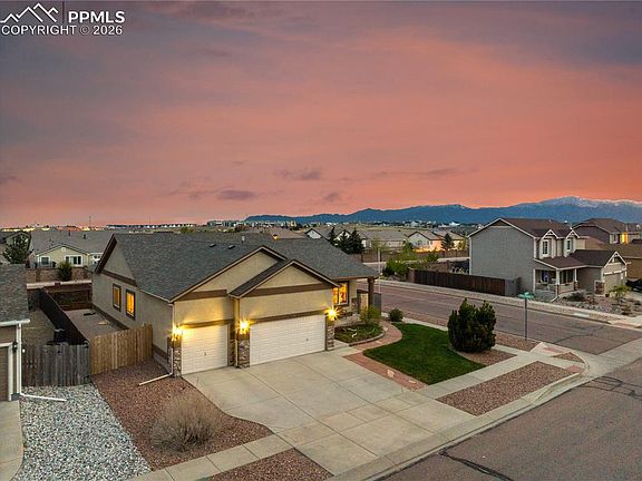 2nd image of 9005 Canary Cir