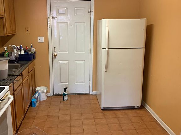 2nd image of 5901 Sanders St #B