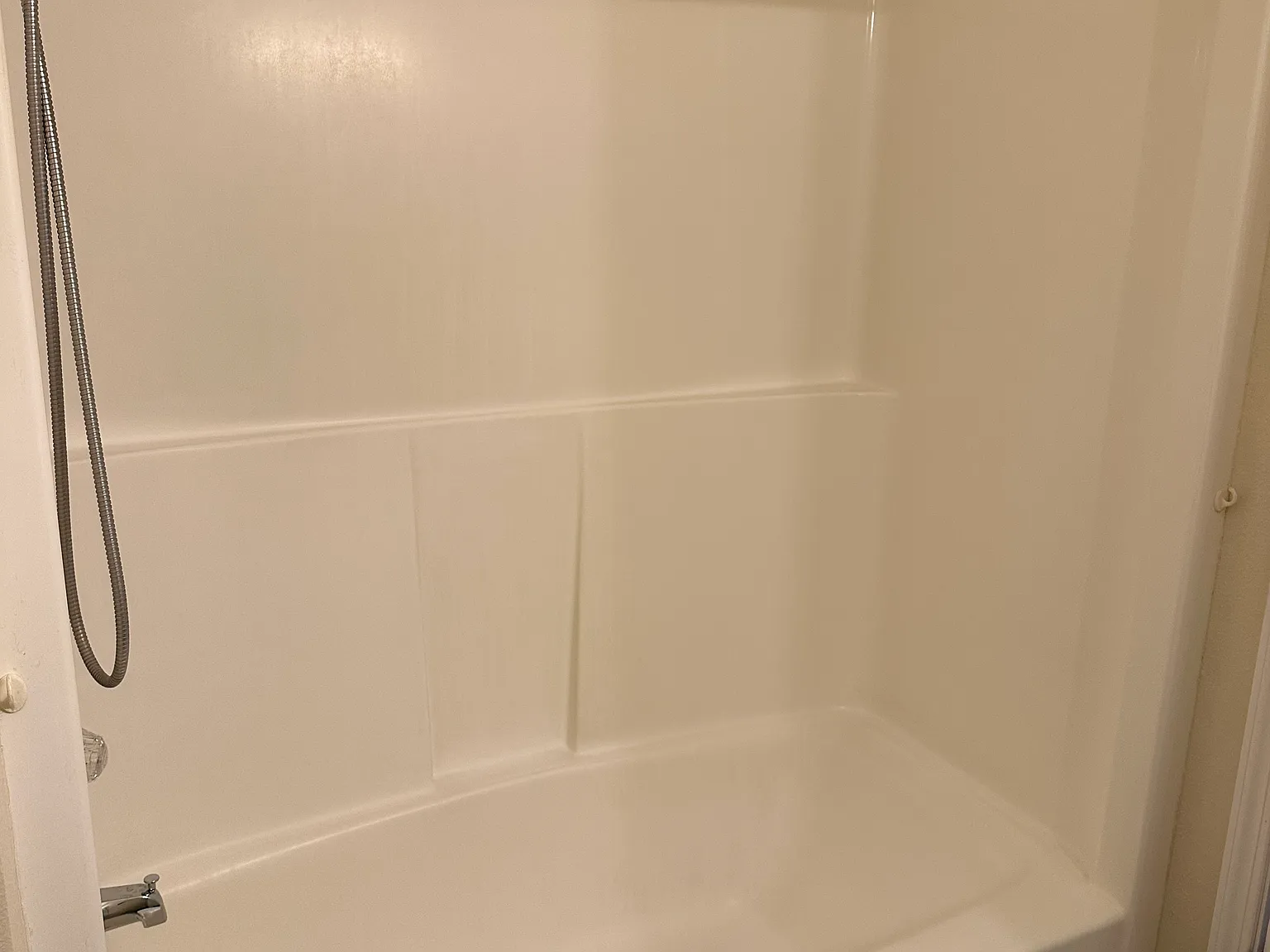 2 bed, 946 sqft, $1,825 — Photo 3