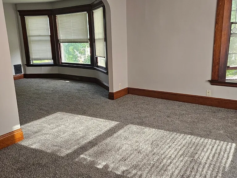583 Washington Ave — Photo 3