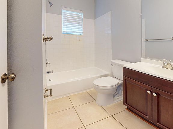 4th image of 2151 Alicia Dr #C