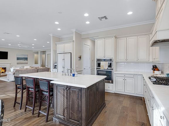 2nd image of 4125 E GLENROSA Avenue