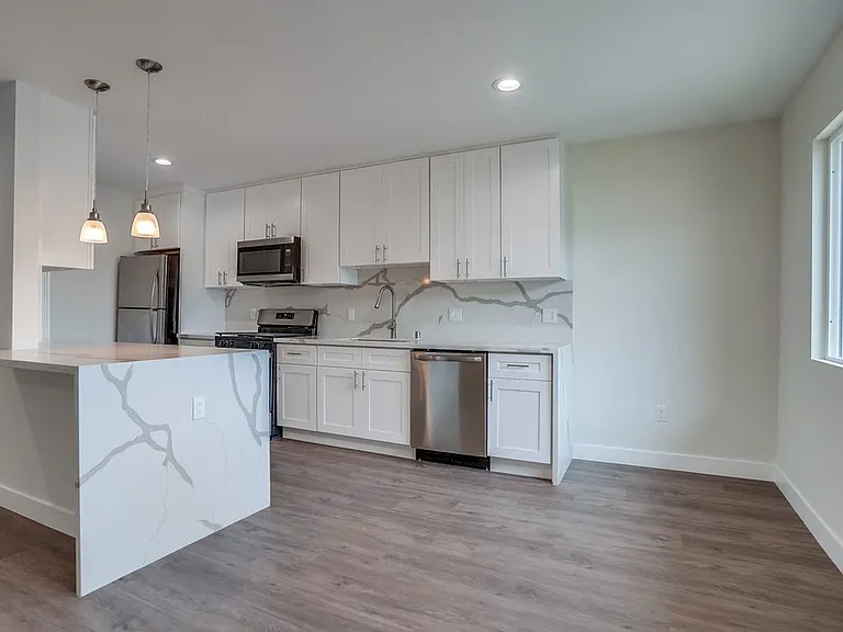 4045 Stevely Ave — Photo 13