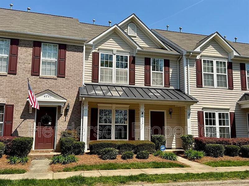 1st image of 4739 Forestridge Commons Dr