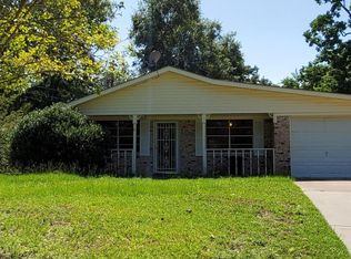 106 Carlos Ct, Bay Saint Louis, MS 39520