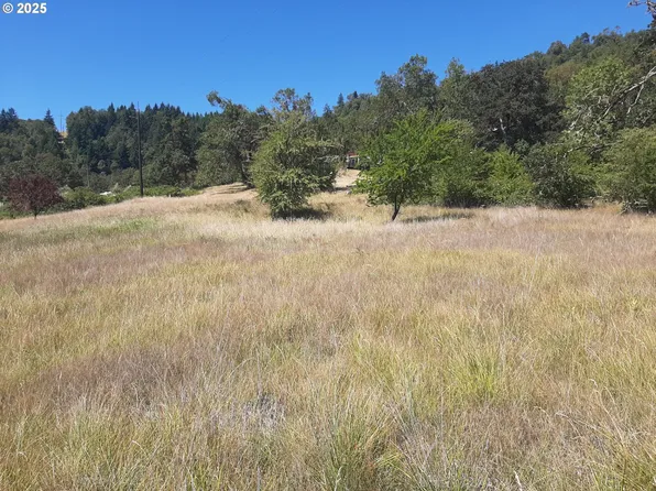 0 NW Broad St, Roseburg, OR 97471