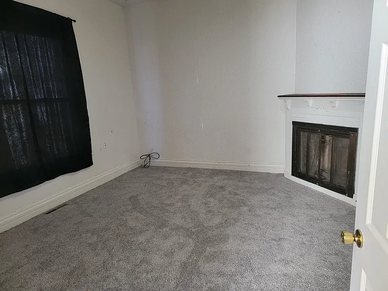 3253 Gillham Rd — Photo 8