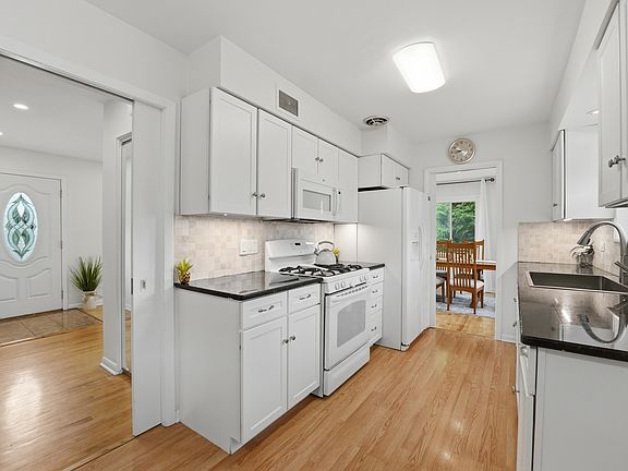5th image of 5 S Waterman Ave