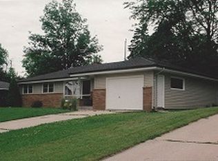 306 W Lake Dr, Random Lake, WI 53075