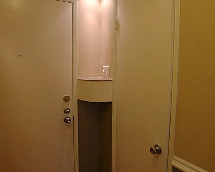 Alhambra @ Studio City Apts. — Photo 20
