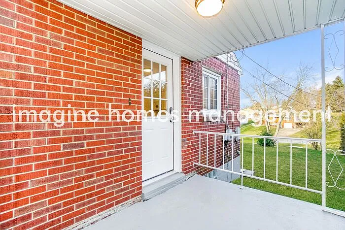 941 Whitehead Ln — Photo 2