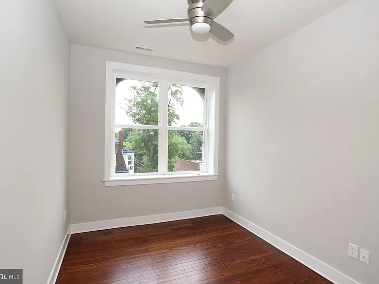 400 S 45th St #D — Photo 6