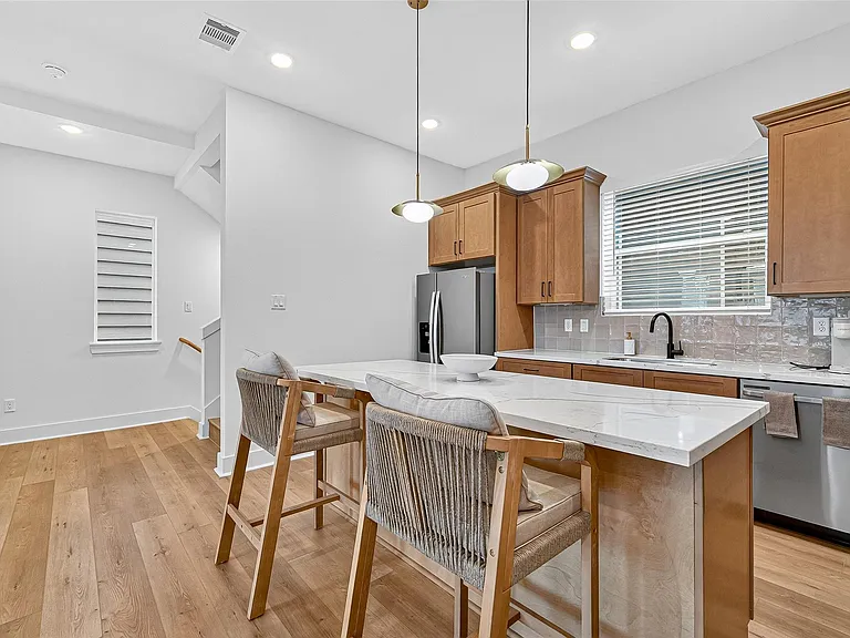 3315 Daphne St — Photo 17