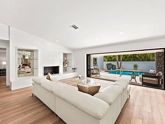 5th image of 514 Parkwood LN