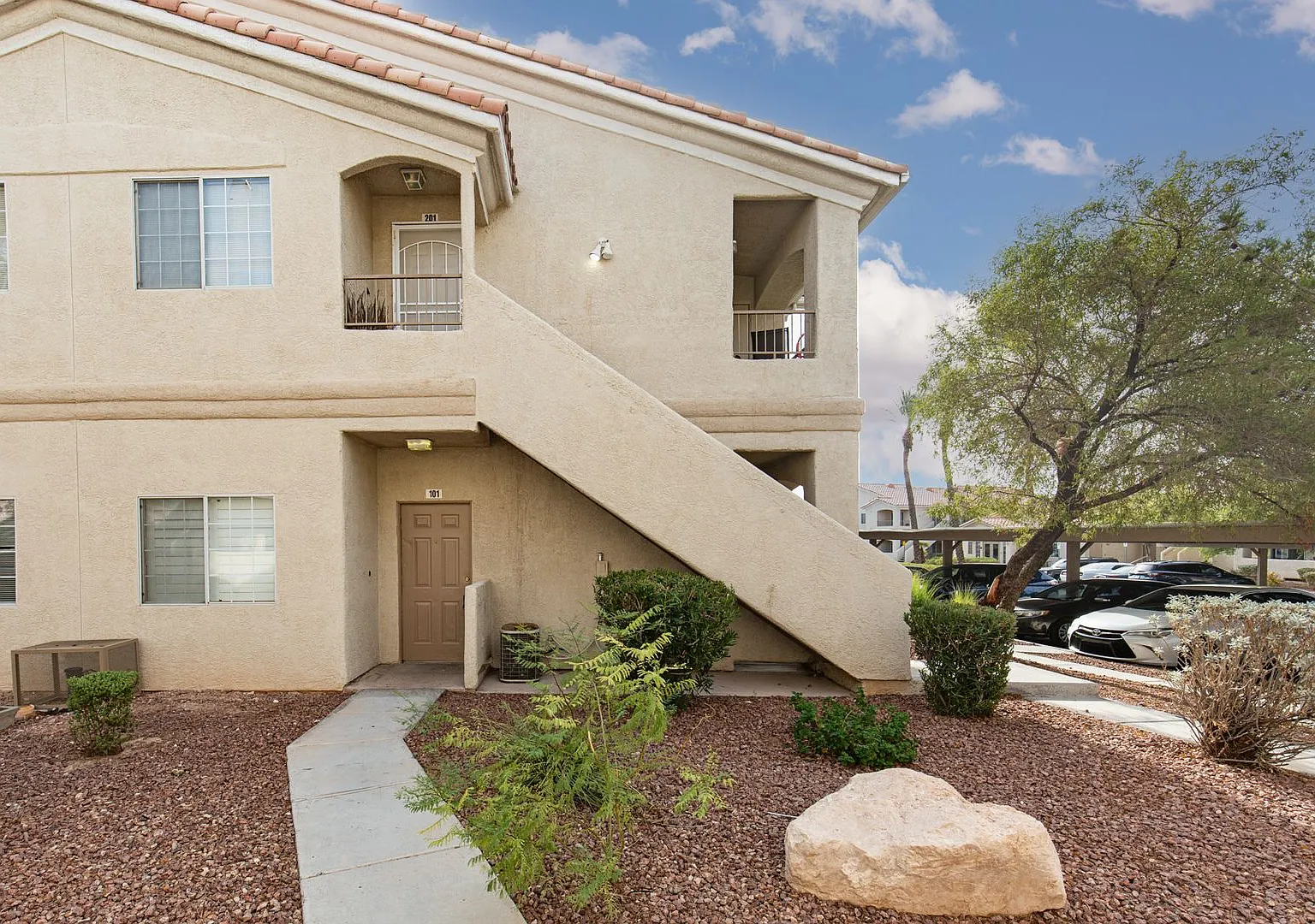 Adorable 1 Bedroom Condo on the First Floor — Photo 1