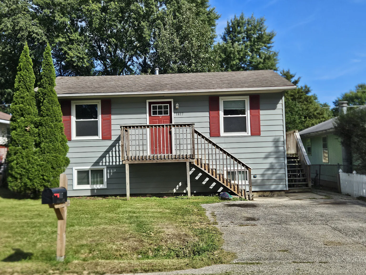 4 bed, 1440 sqft, $2,400 — Photo 1