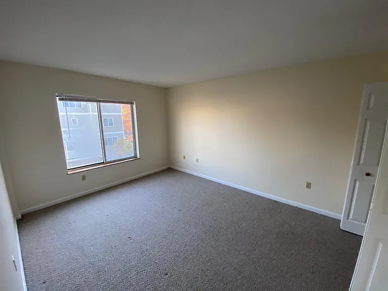 343 Franklin St #205 — Photo 5
