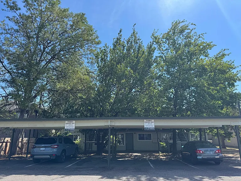 1630 Ferry St — Photo 14