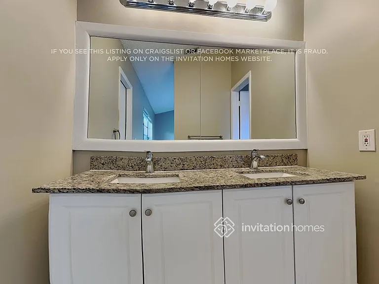 8315 NW 80th St — Photo 15