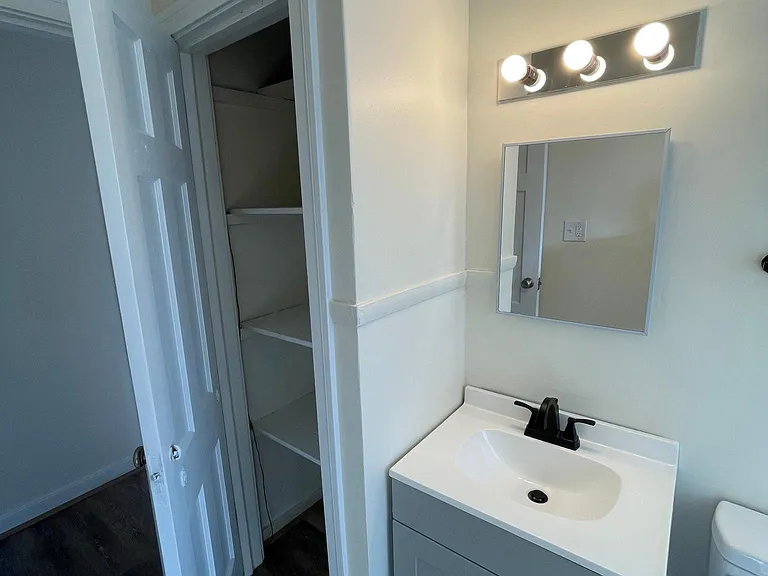 6016 Graceland Ave — Photo 13