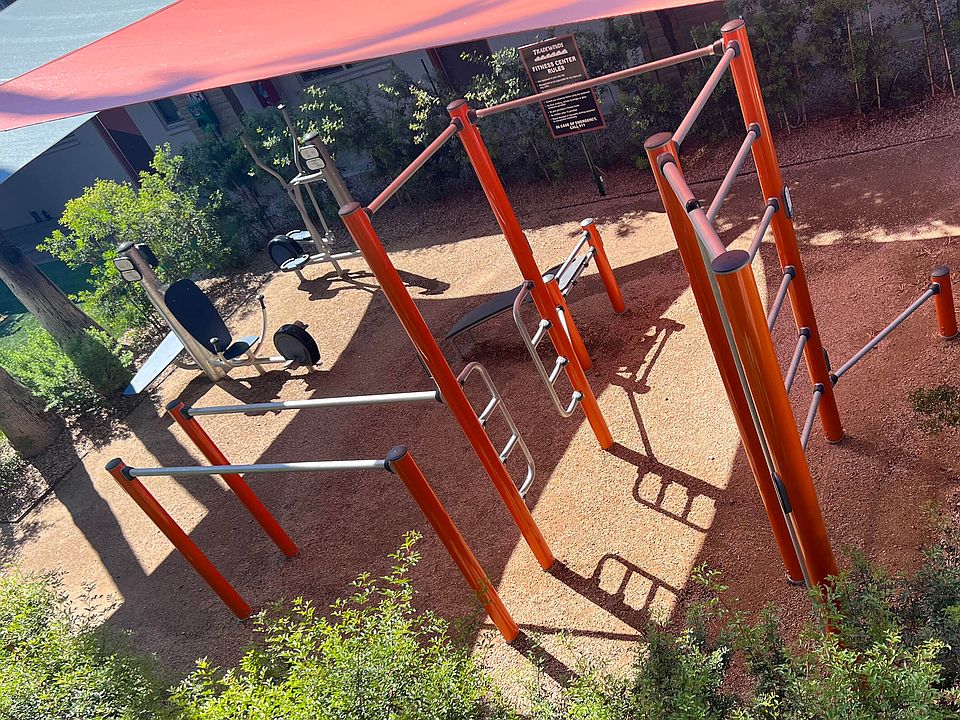 Building Photo 5