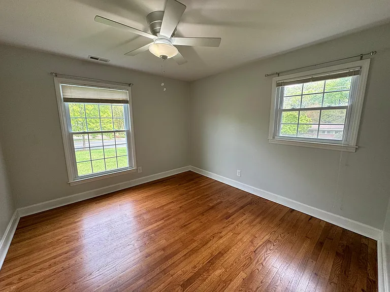 1514 Archdale Dr — Photo 10