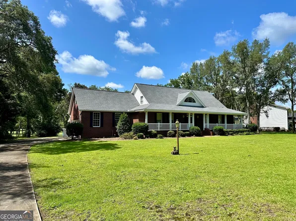 1457 N River Oaks Dr, Blackshear, GA 31516