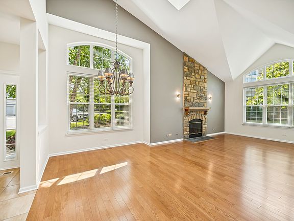 4th image of 3048 Lexington Ln #3L41