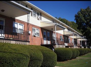 369 Mill Rock Rd, Hamden, CT 06517