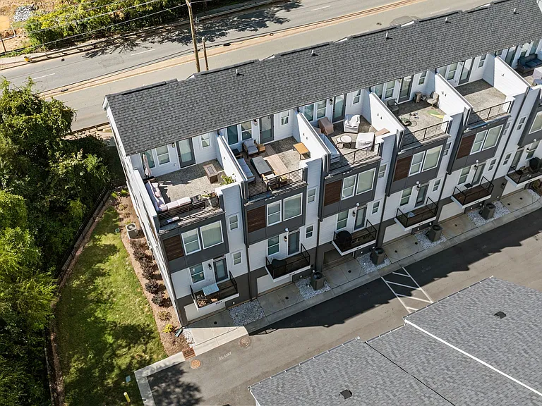 6020 Irwins Branch Dr — Photo 26