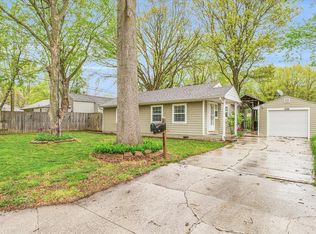 608 S Westlawn Ave, Champaign, IL 61821