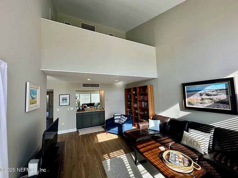 9942 Sawgrass Dr E — Photo 13