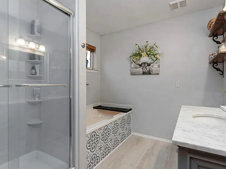1043 NW Kloe St — Photo 7
